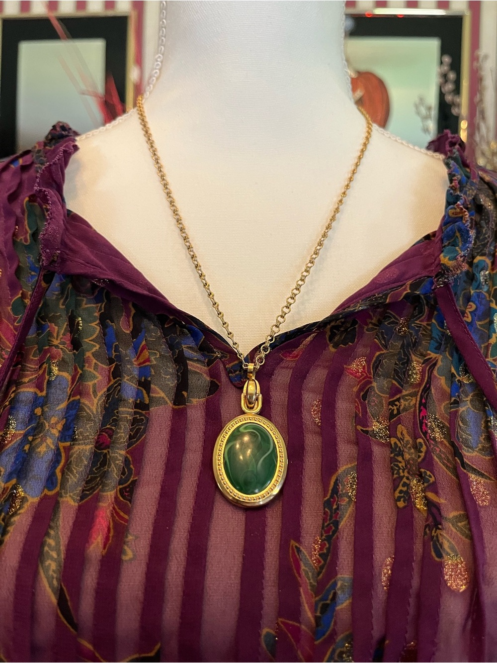 Vintage Sarah Coventry Jade Oval Gold-Tone Green Pendant Necklace 1970s